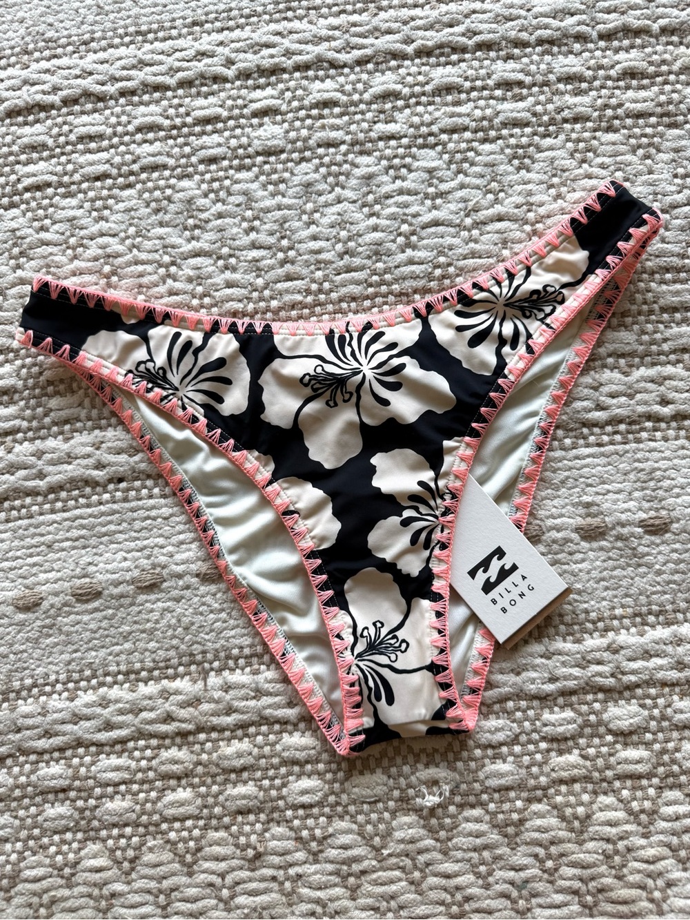 🔥🔥BILLABONG - UNRELEASED HOLIDAY MOON HIKE BIKINI BOTTOMS🔥🔥